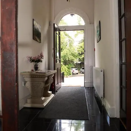 Szálloda The Kingston 3*