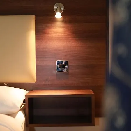 The Kingston Szálloda 3*