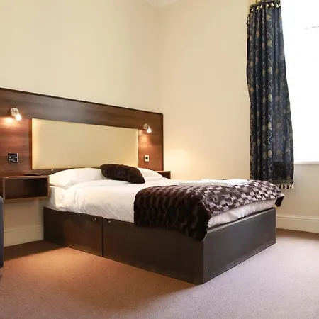 The Kingston 3* Leeds (West Yorkshire)