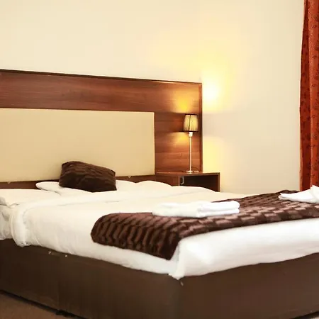 Готель The Kingston 3*