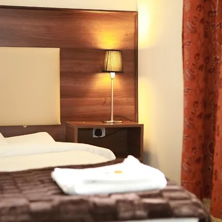 Готель The Kingston