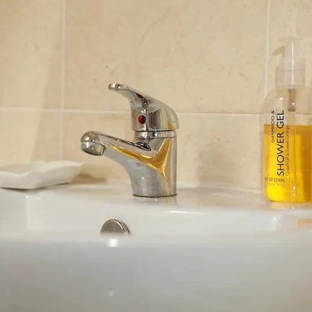 Готель The Kingston 3*