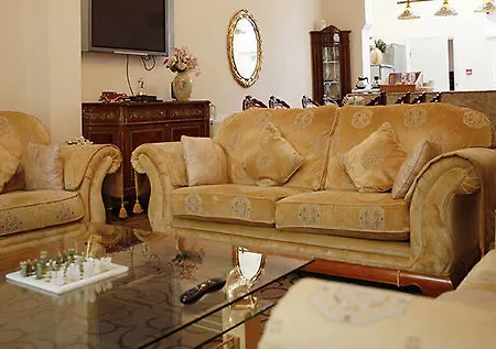 Готель The Kingston 3*